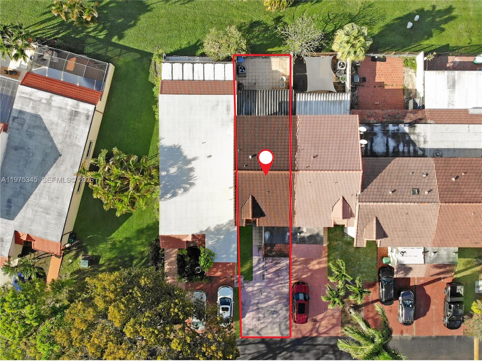 TOWNHOMES OF COUNTRY LAKE - Residential