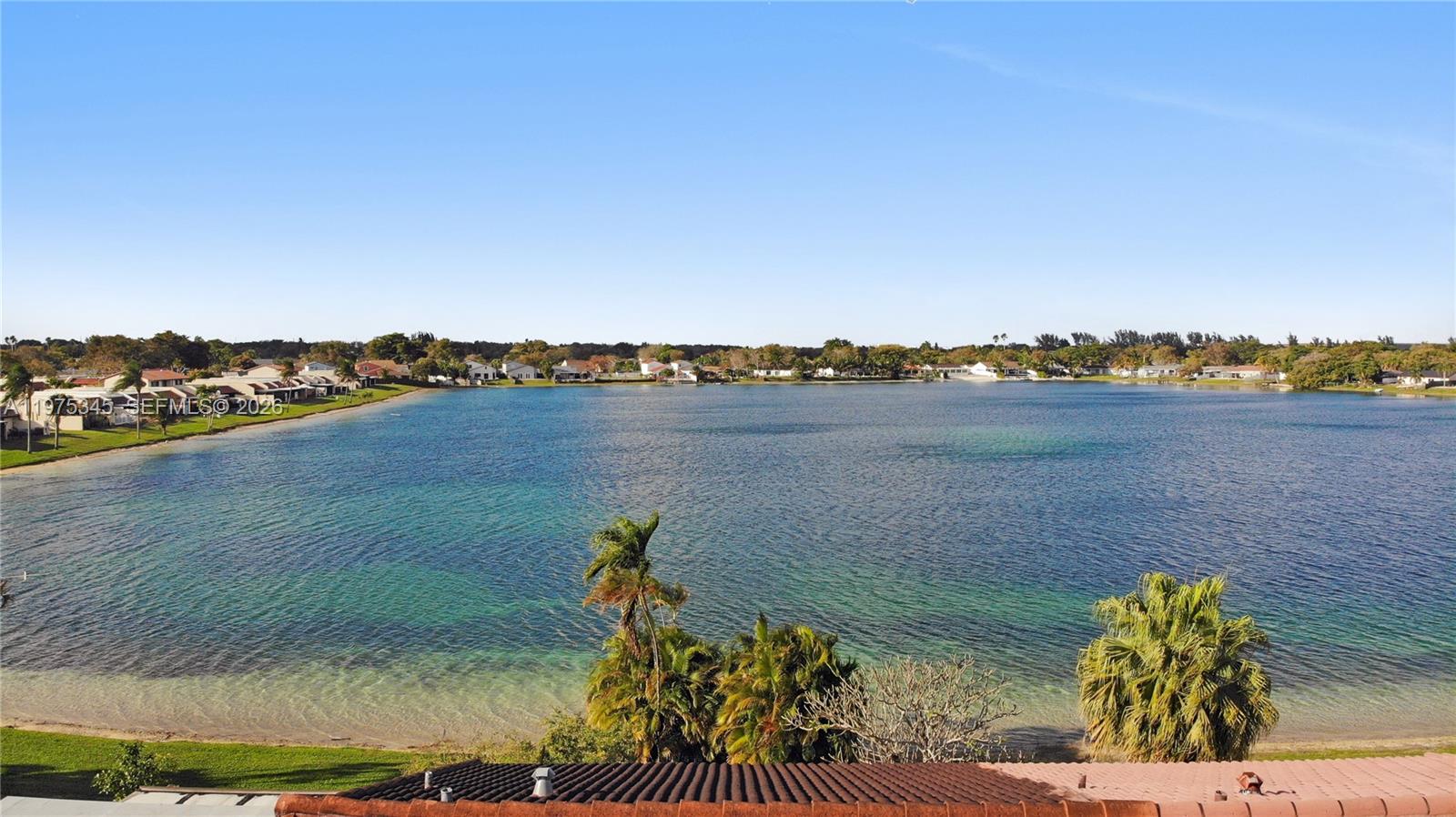 TOWNHOMES OF COUNTRY LAKE - Residential