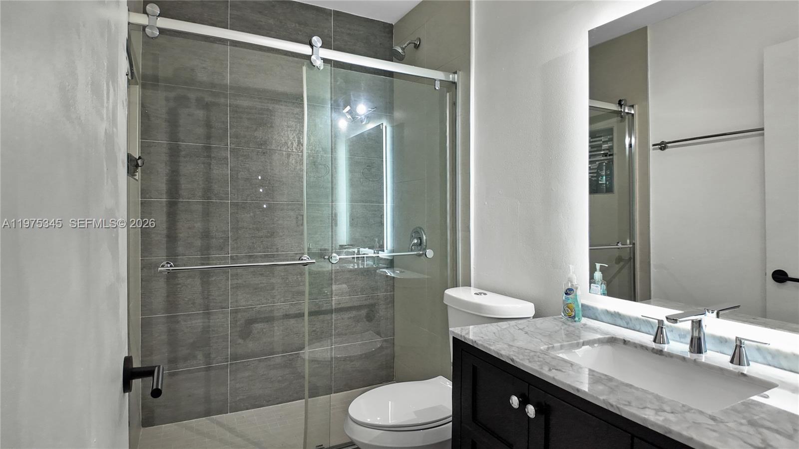 TOWNHOMES OF COUNTRY LAKE - Residential