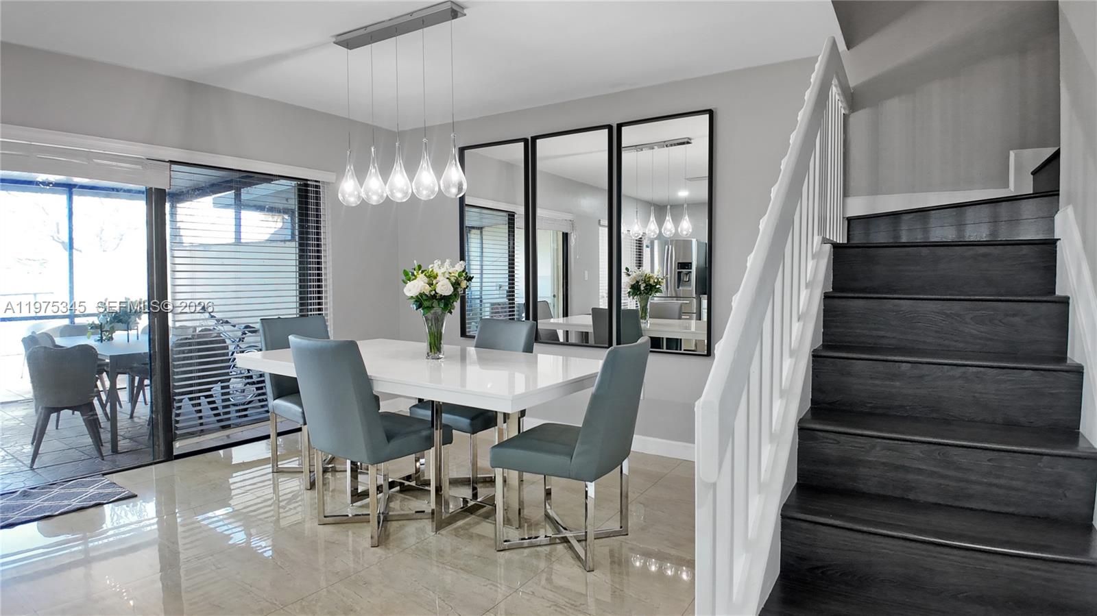 TOWNHOMES OF COUNTRY LAKE - Residential