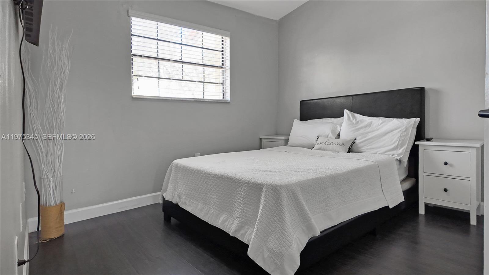 TOWNHOMES OF COUNTRY LAKE - Residential