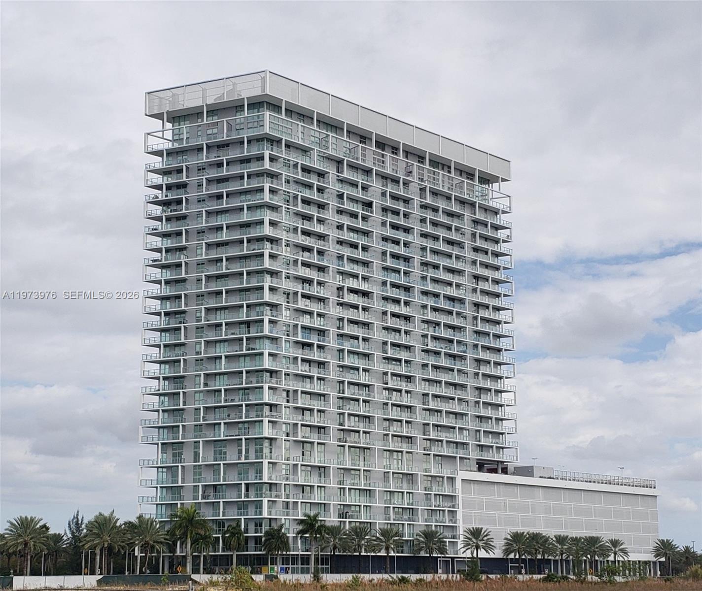 METROPICA NORTH TOWER ONE - Residential