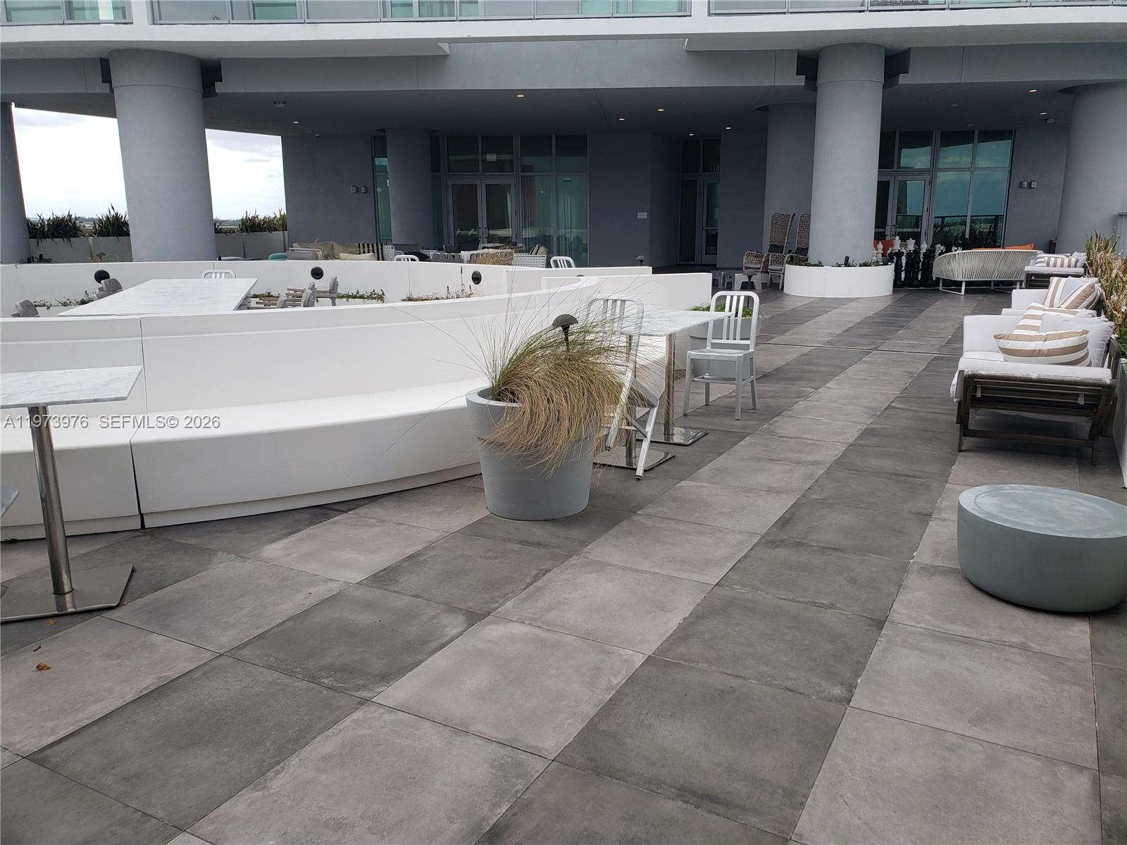 METROPICA NORTH TOWER ONE - Residential