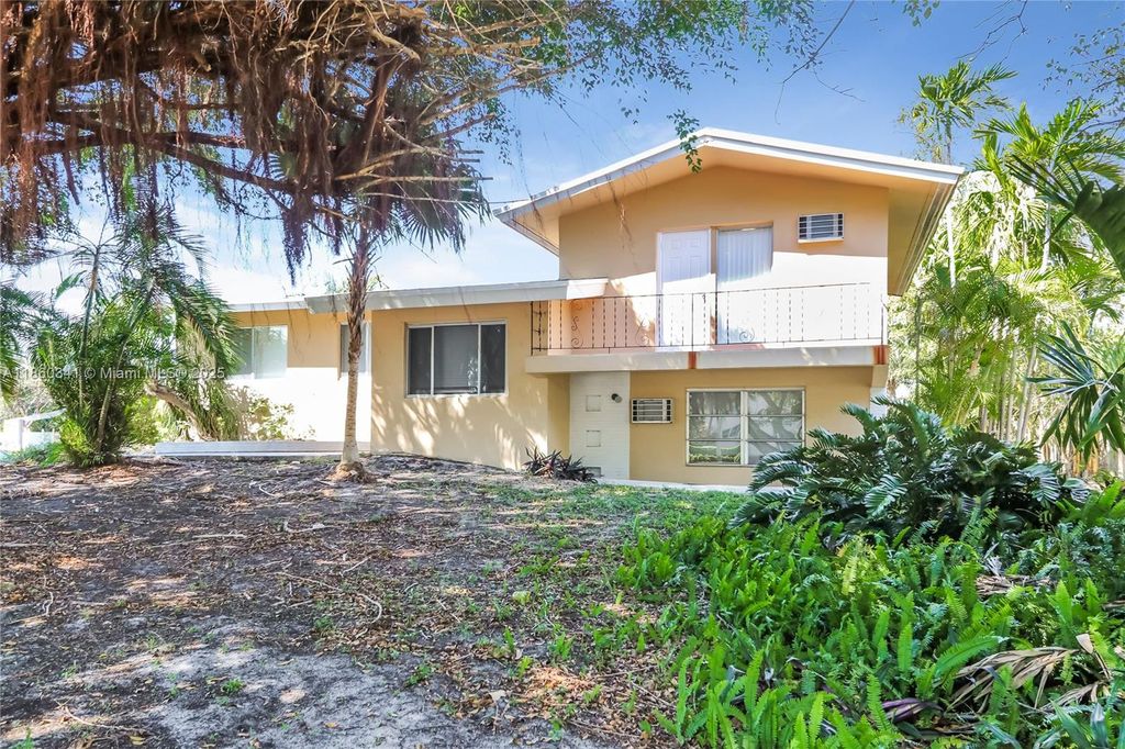 Photo of 445 NE 20th St, Boca Raton, FL 33431 (MLS # A11860341)