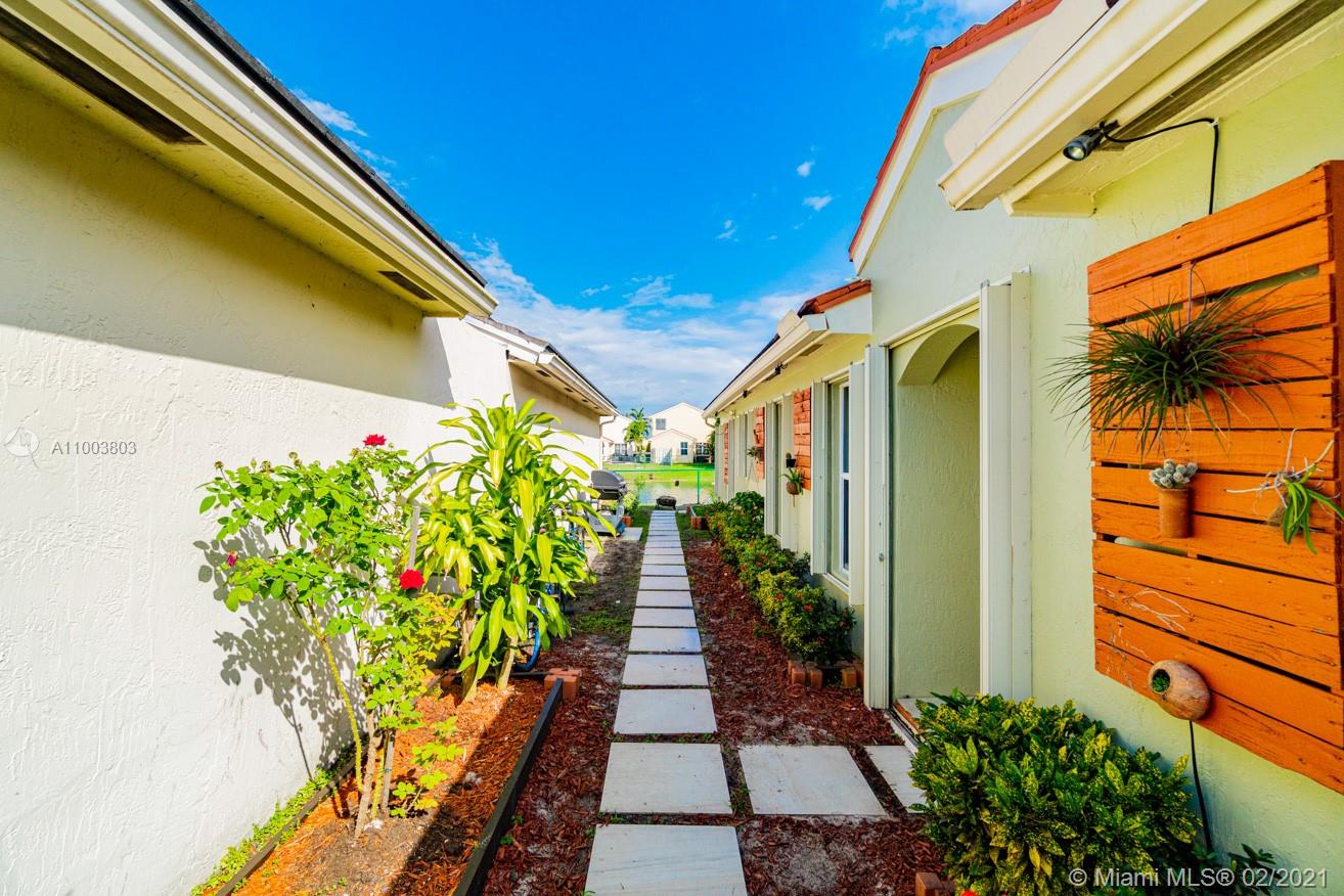 PROFILES II @ CHAPEL TRAIL - Residential