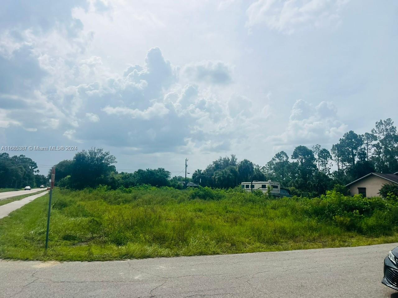 LEHIGH ACRES UNIT 9 BLK 32 - Land