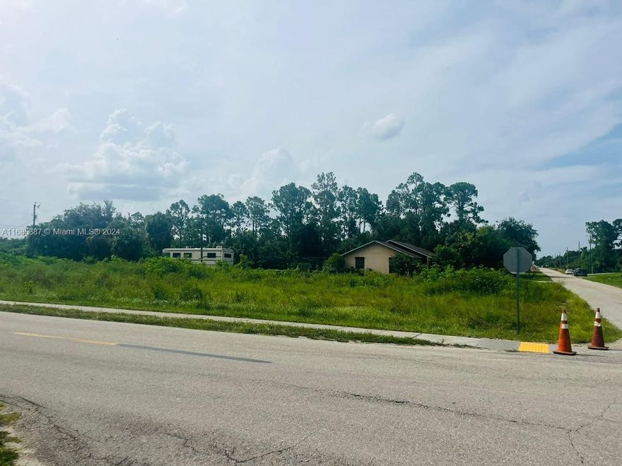 Buildable Lot, Clean CORNER LOT. ADJACENT LOT ALSO AVAILABLE A11685362