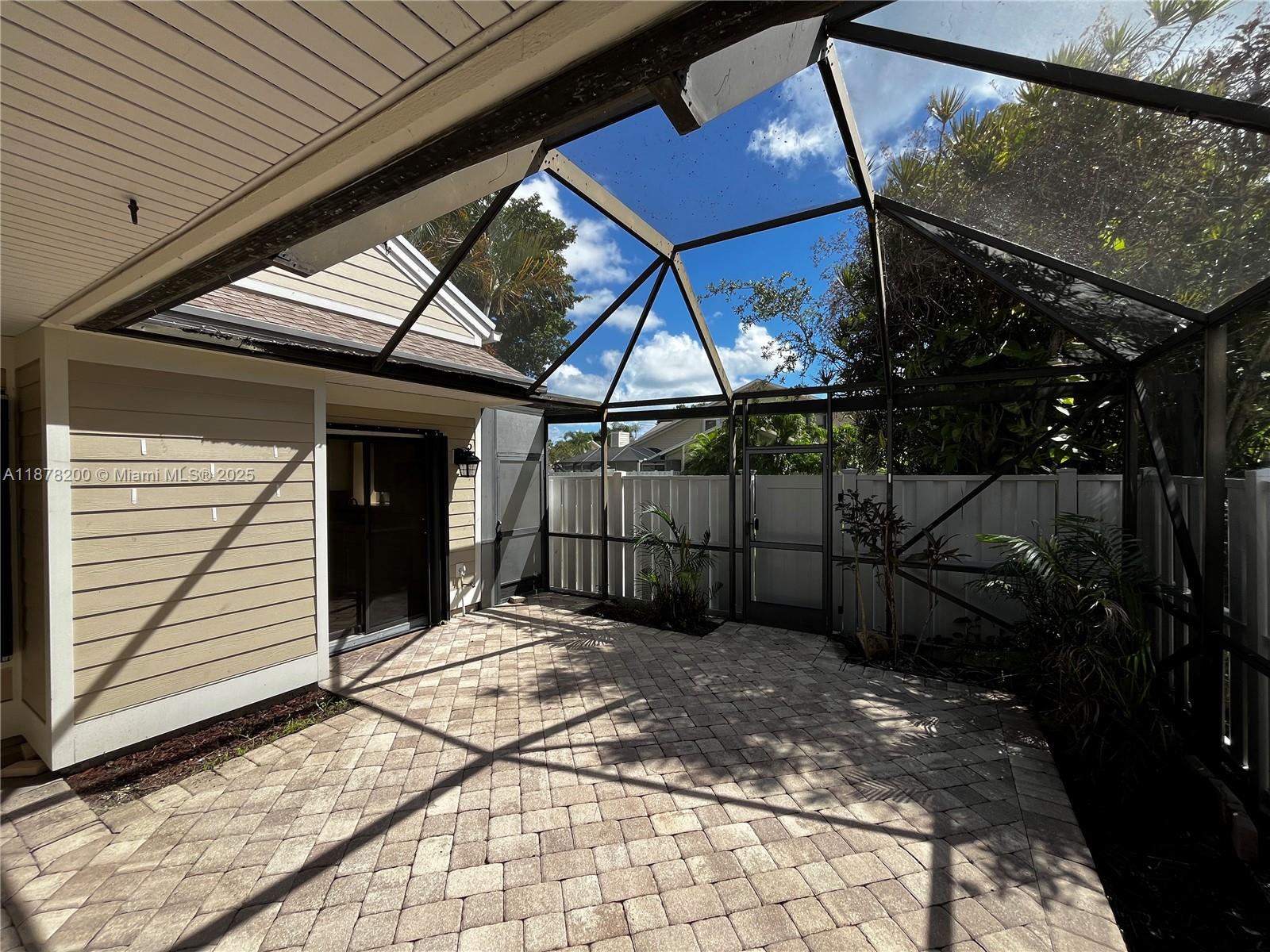 SUMMER WINDS OF JUPITER - Residential