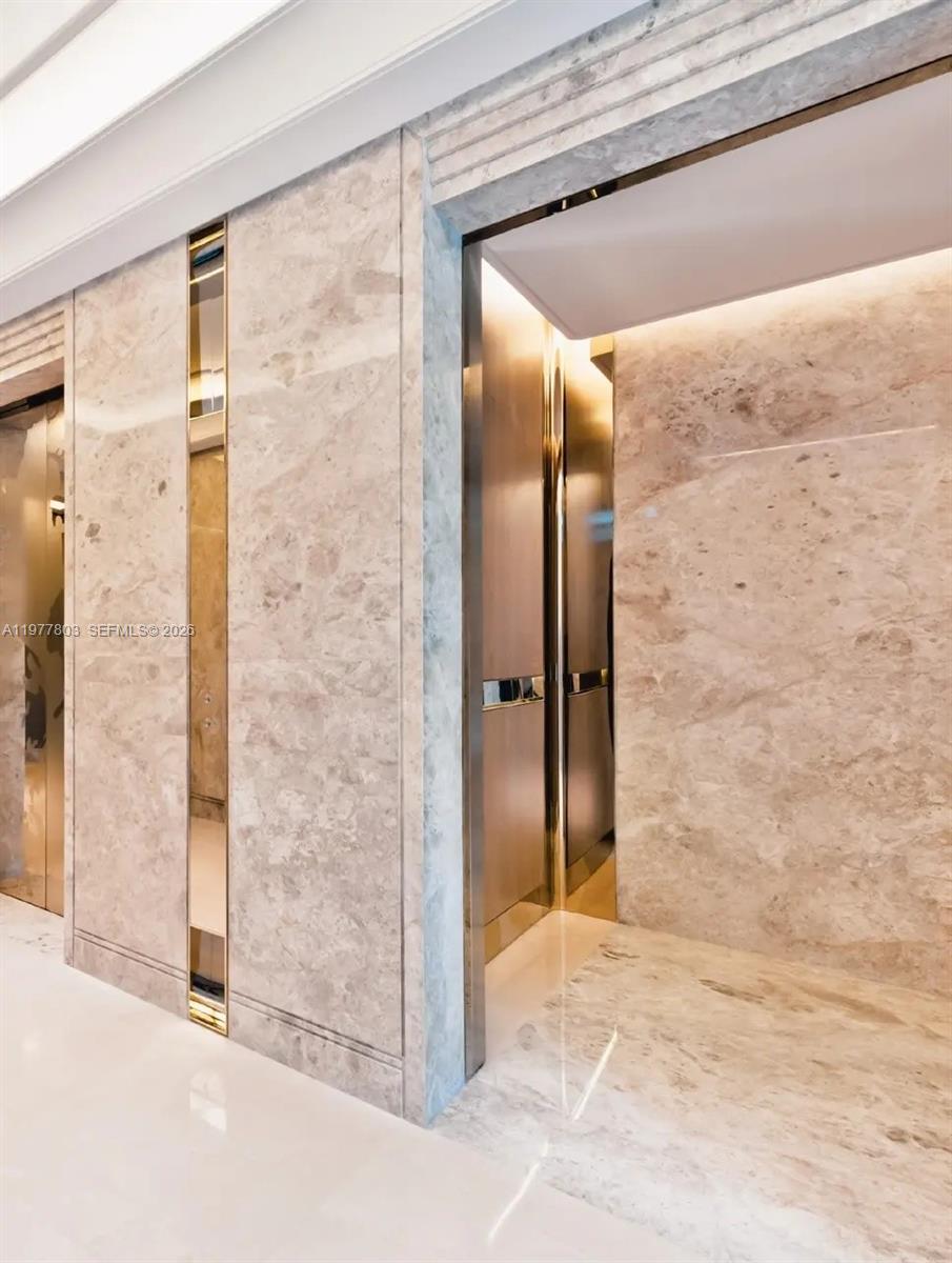 Como Residences - Residential