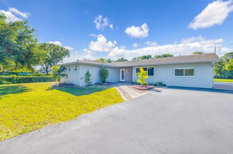 13390 SW 26th St Davie FL 33325