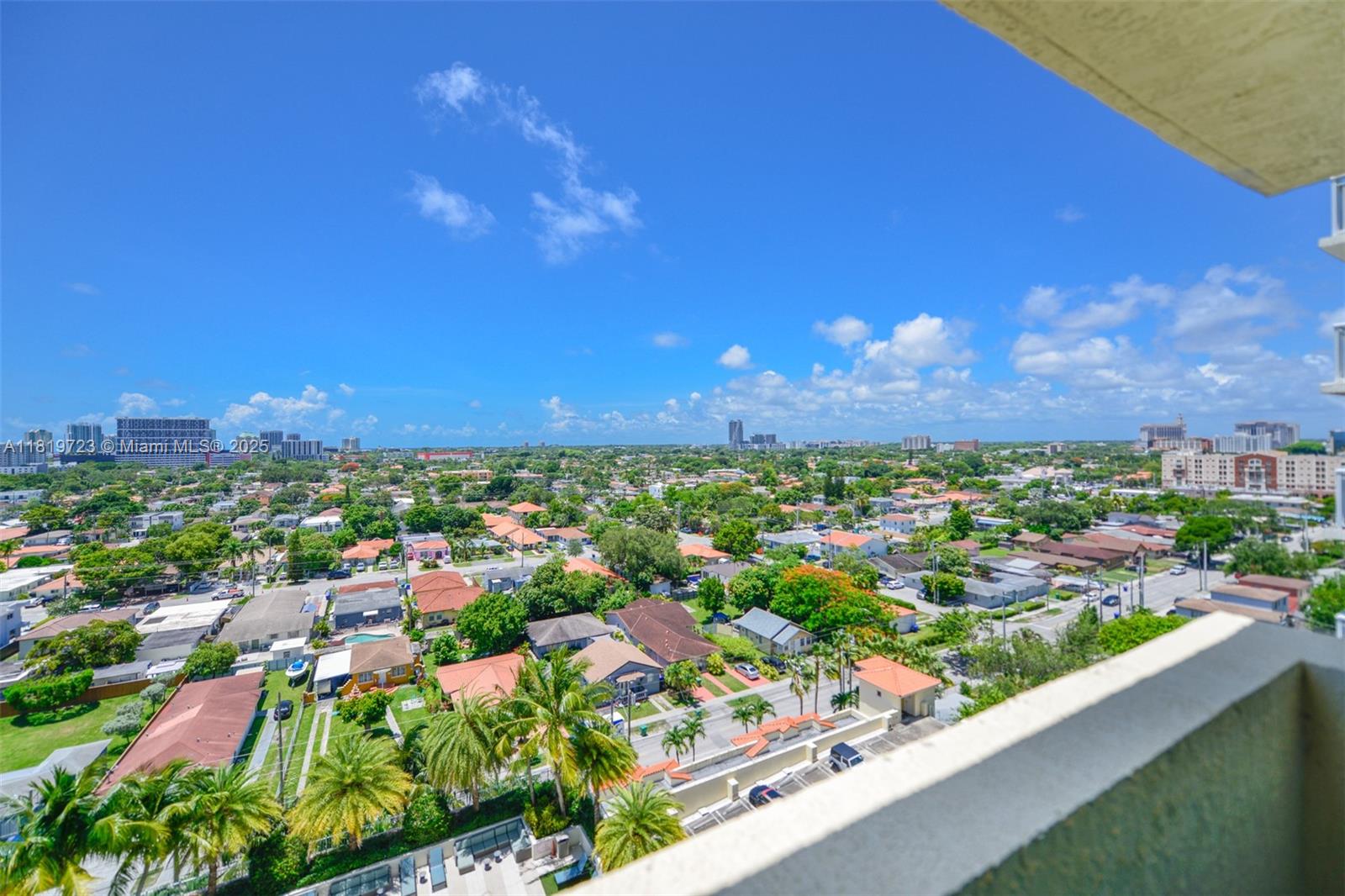 THE ASTON CONDO - Residential