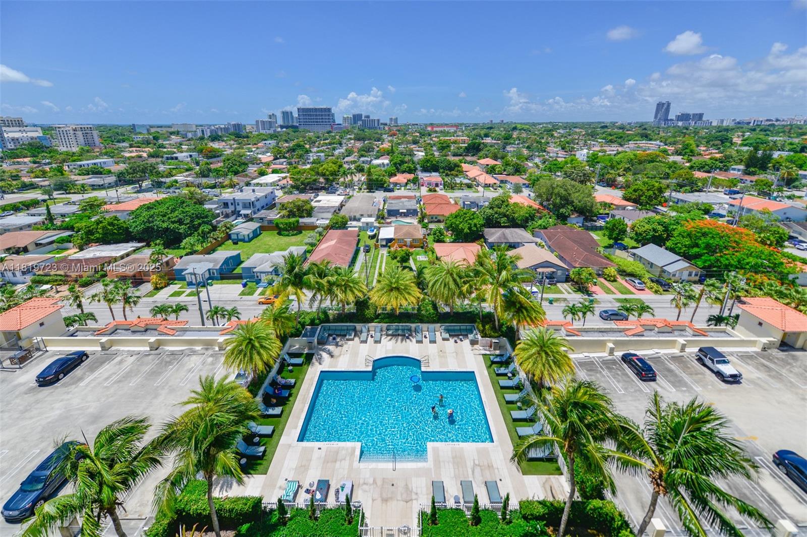 THE ASTON CONDO - Residential