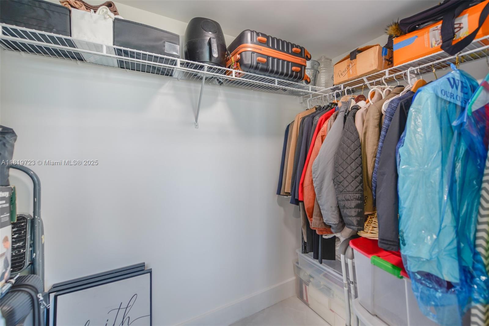 THE ASTON CONDO - Residential