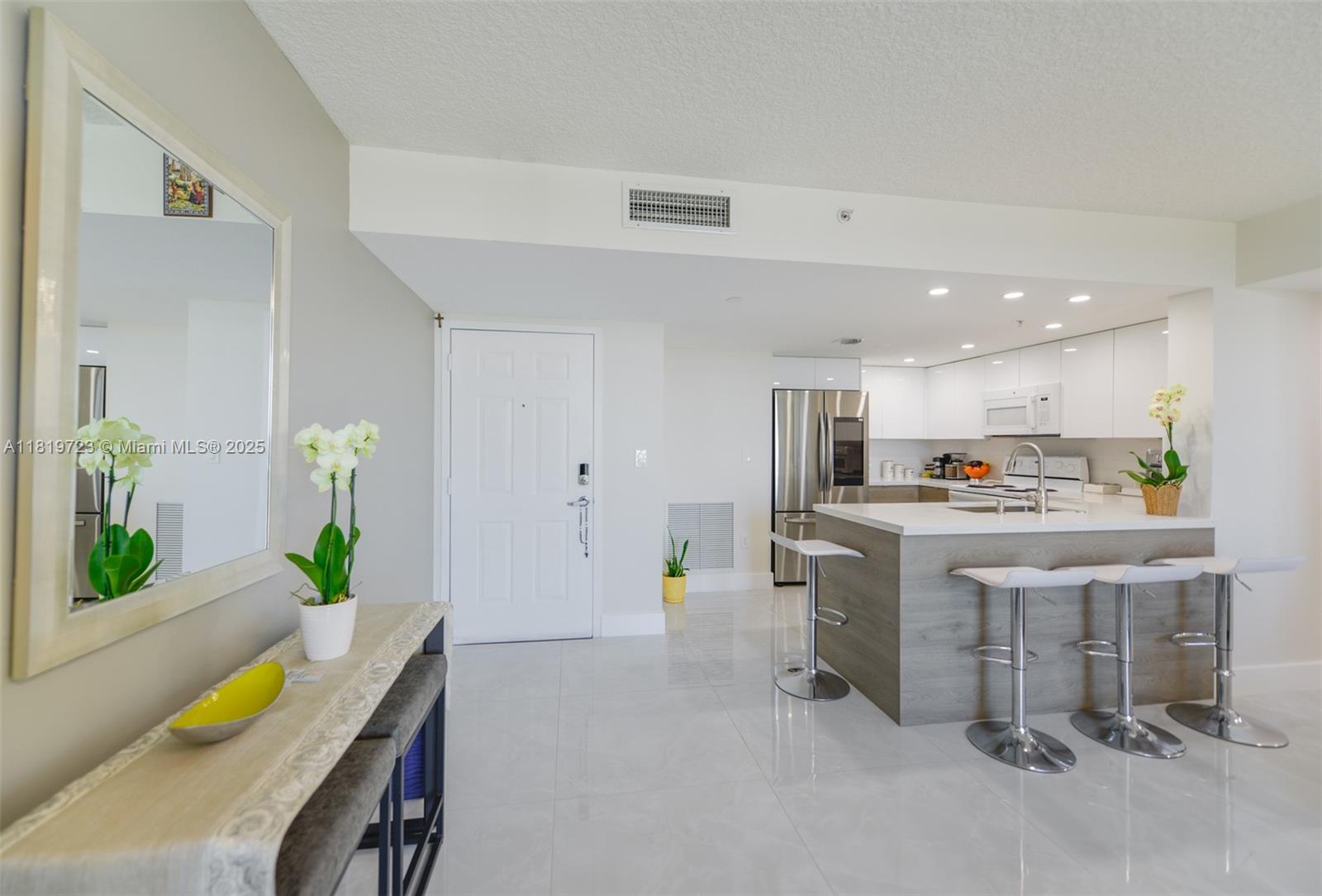 THE ASTON CONDO - Residential