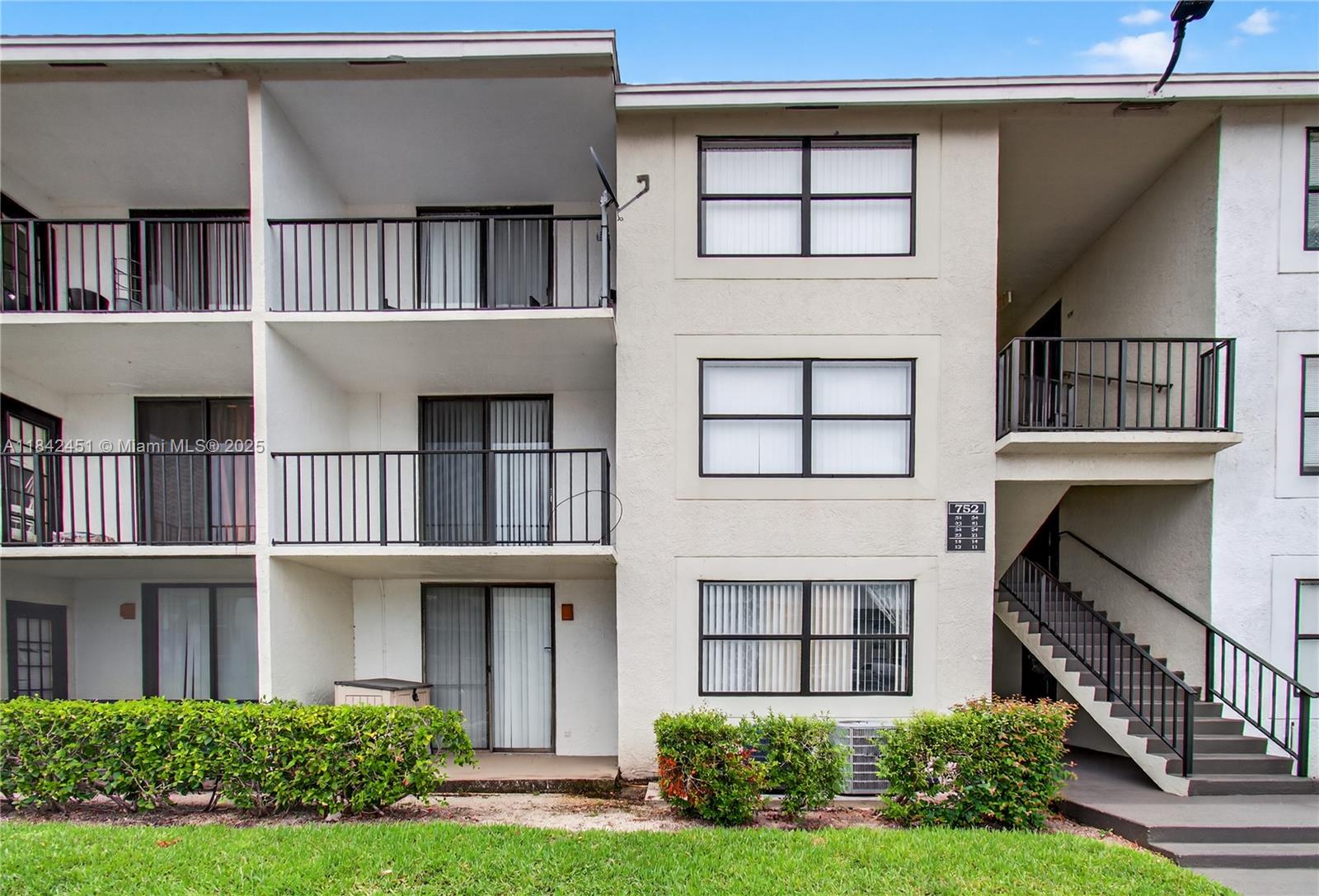 , West Palm Beach, FL, 33401/$155,000 3 1035420928