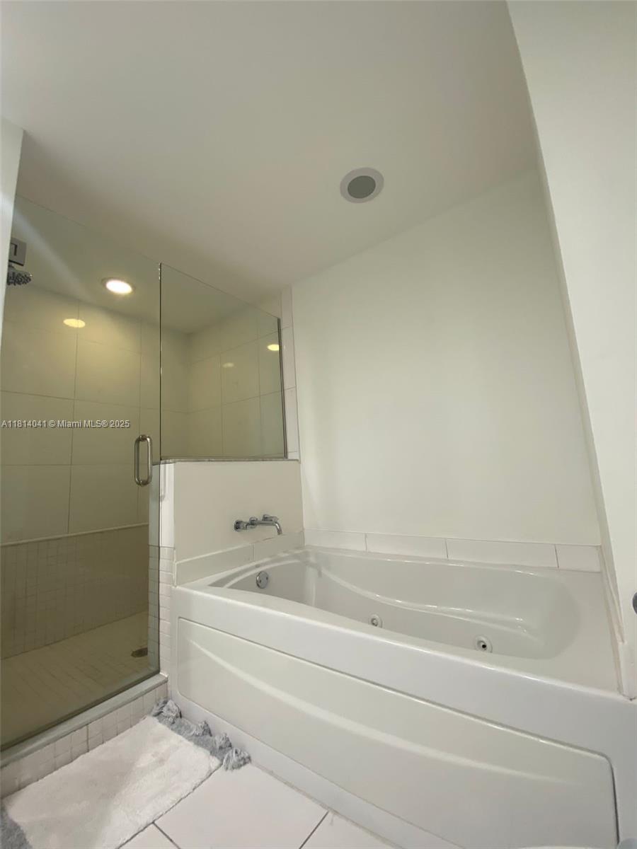 500 BRICKELL WEST CONDO - Residential Lease