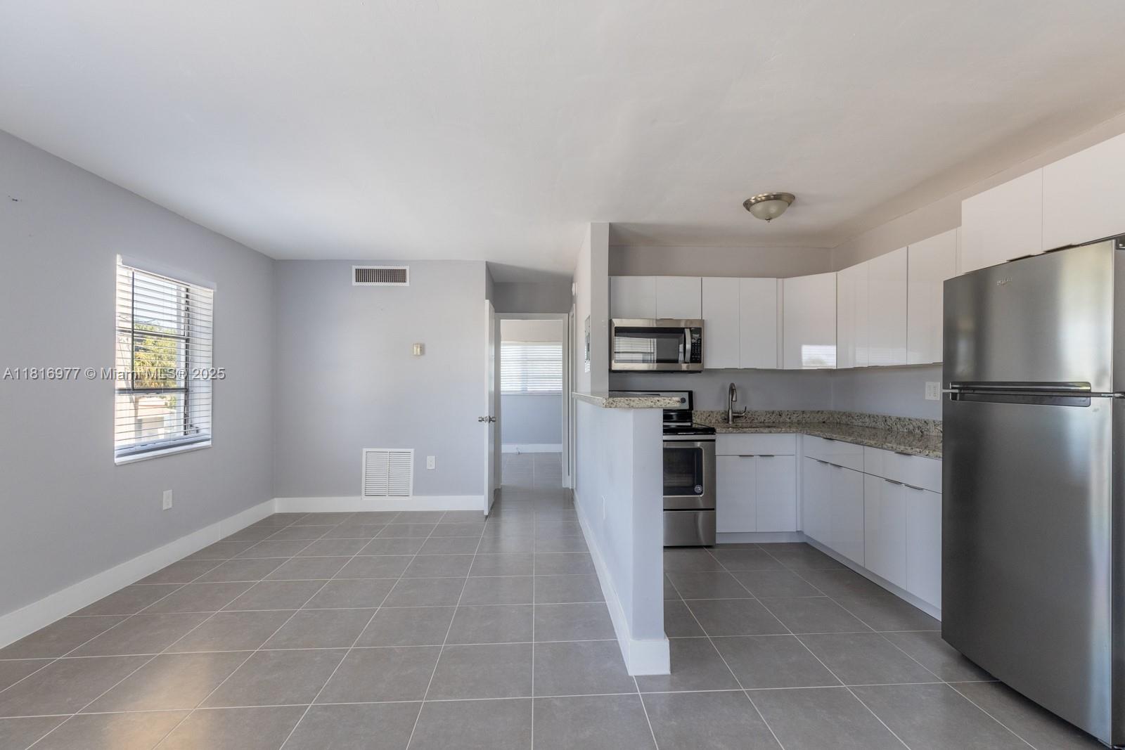 Rental Property at 1960 Ne 161st St 204, North Miami Beach, Miami-Dade County, Florida - Bedrooms: 2 
Bathrooms: 1  - $1,950 MO.