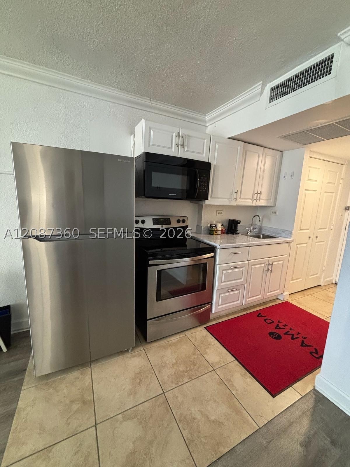 19201 Collins Ave 747