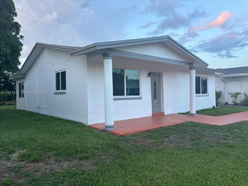 Photo of 4715 NW 44th St, Tamarac, FL 33319 (MLS # A11947475)