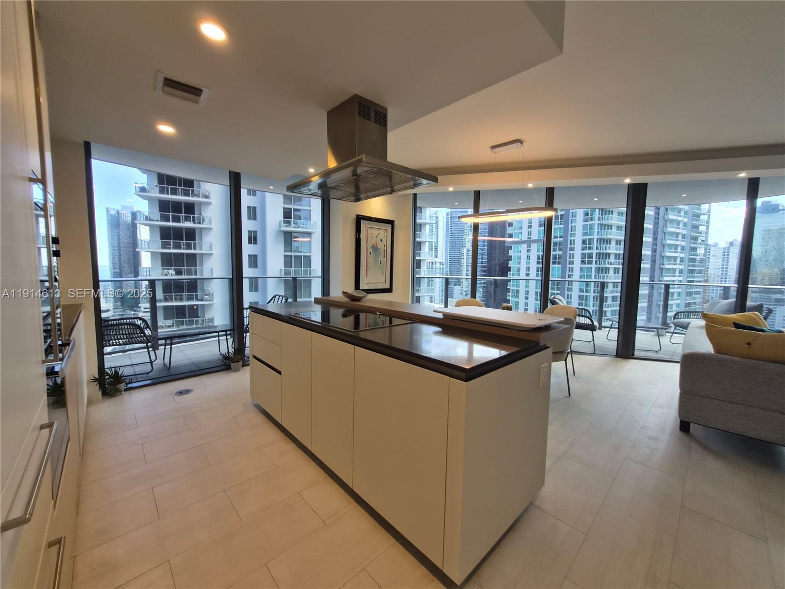 1000 Brickell Plz 2101
