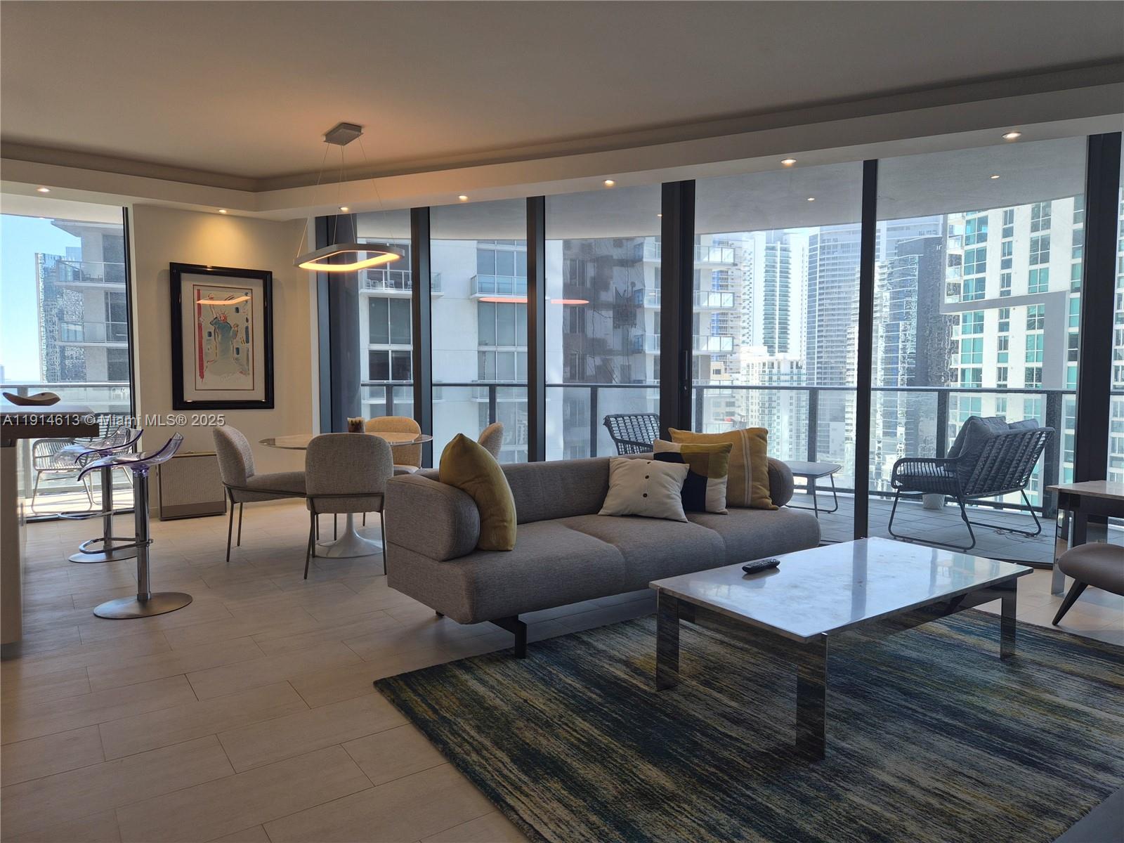 1000 SE Brickell Plz 2101