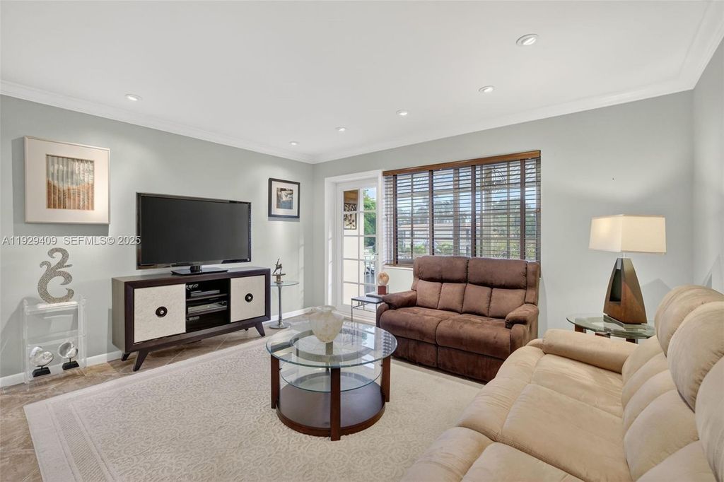 Photo of 1930 NE 2nd Ave #206L, Wilton Manors, FL 33305 (MLS # A11929409)