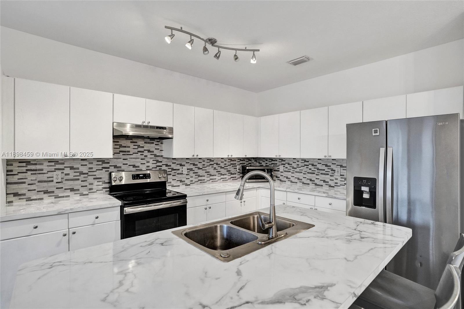 TOWNGATE CONDO - Residential