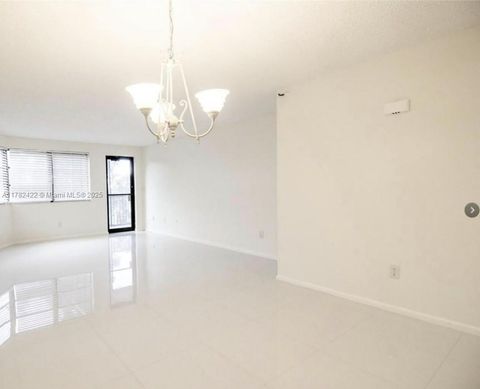 20850 San Simeon Way 408-5 Miami FL 33179