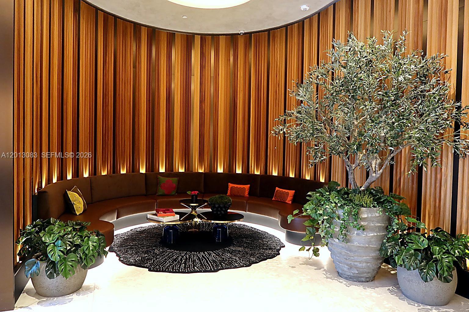 E11EVEN RESIDENCES - Residential