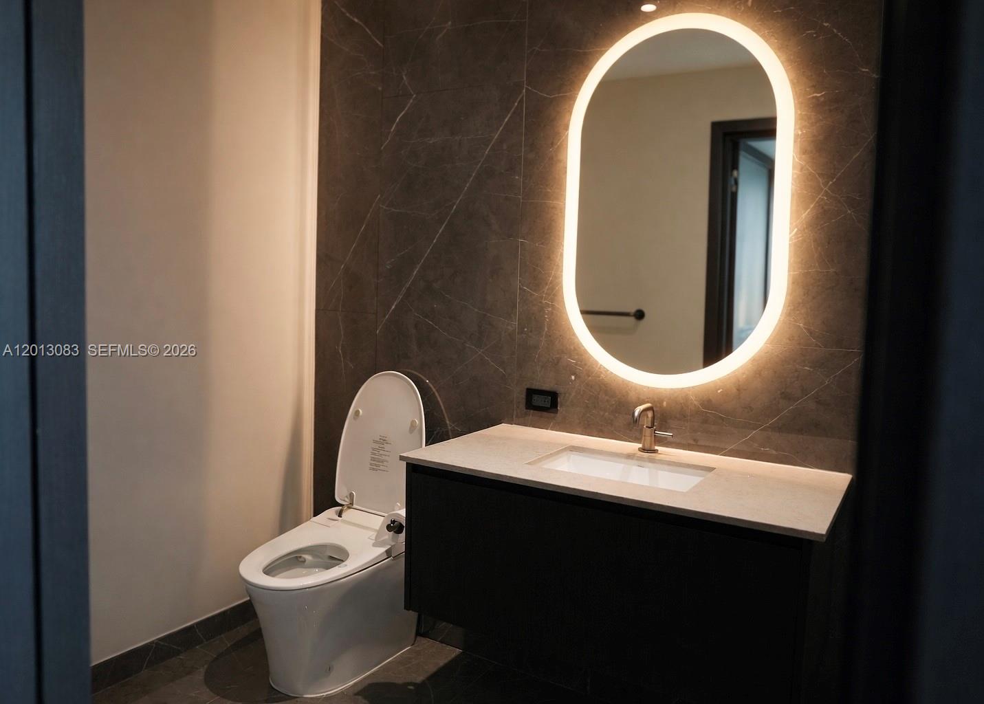 E11EVEN RESIDENCES - Residential
