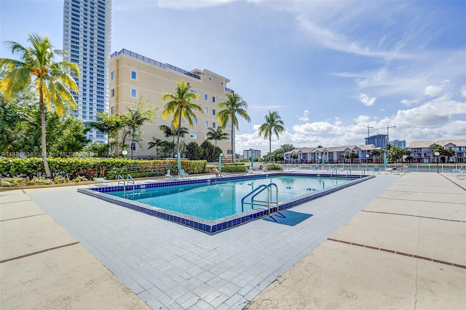 HALLMARK OF HOLLYWOOD CON - Residential Lease