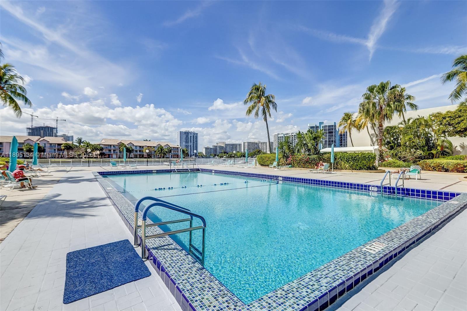 HALLMARK OF HOLLYWOOD CON - Residential Lease
