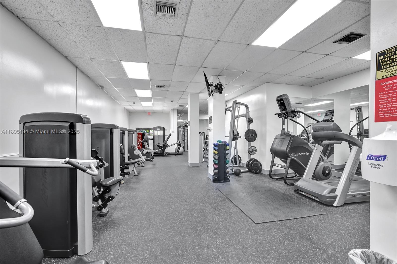 HALLMARK OF HOLLYWOOD CON - Residential Lease