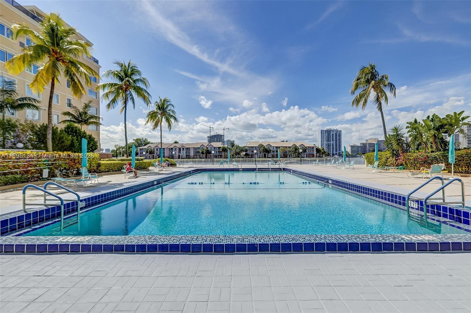 HALLMARK OF HOLLYWOOD CON - Residential Lease