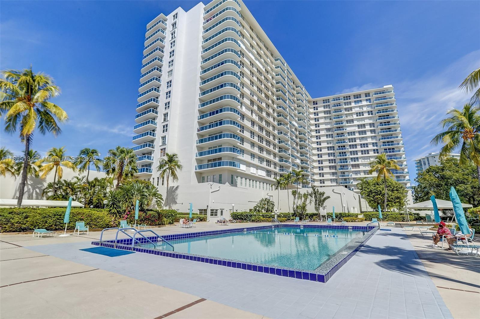 HALLMARK OF HOLLYWOOD CON - Residential Lease