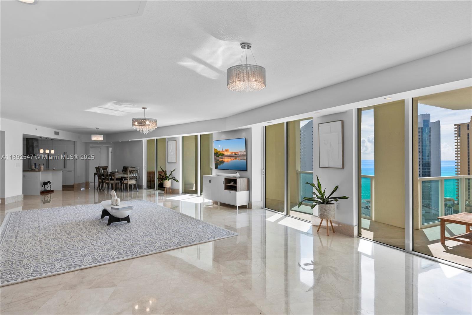 ST TROPEZ ON THE BAY II C - Residential Lease