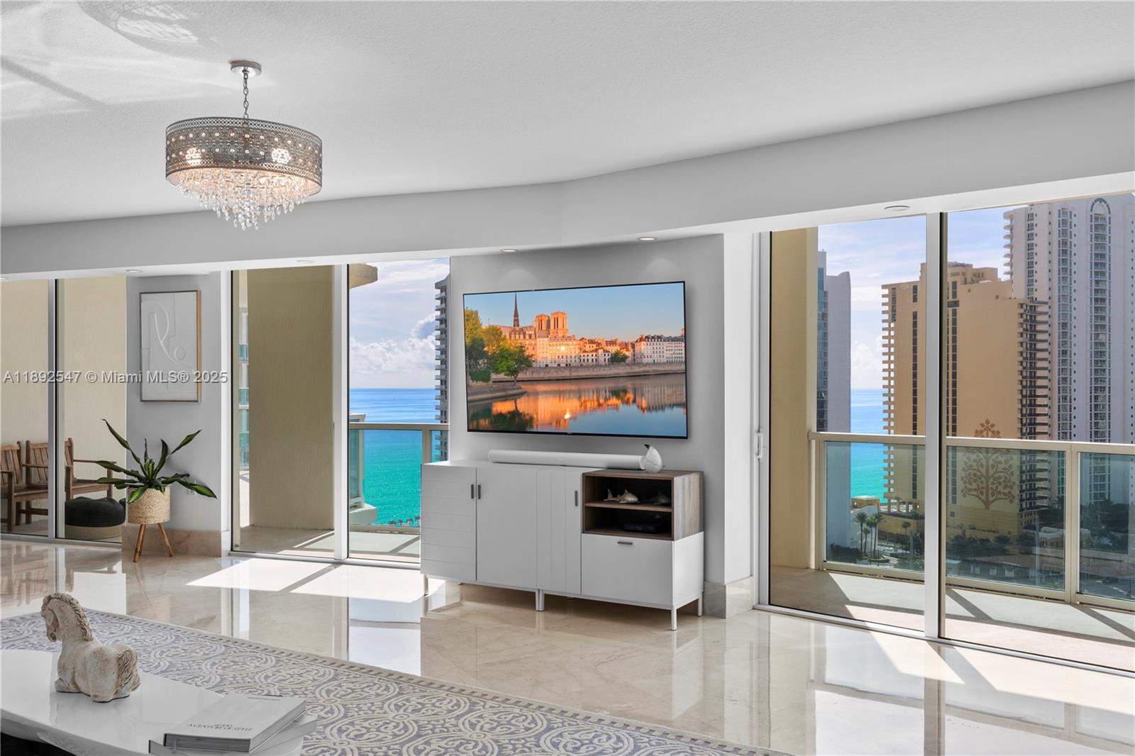 ST TROPEZ ON THE BAY II C - Residential Lease