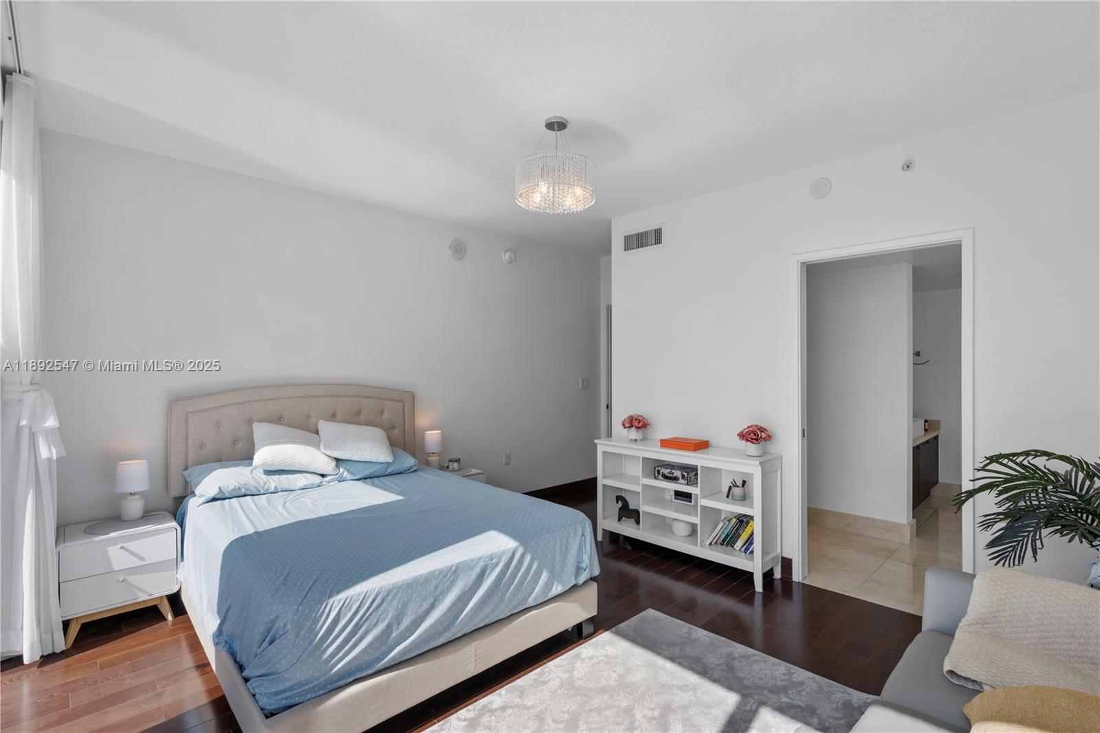 ST TROPEZ ON THE BAY II C - Residential Lease