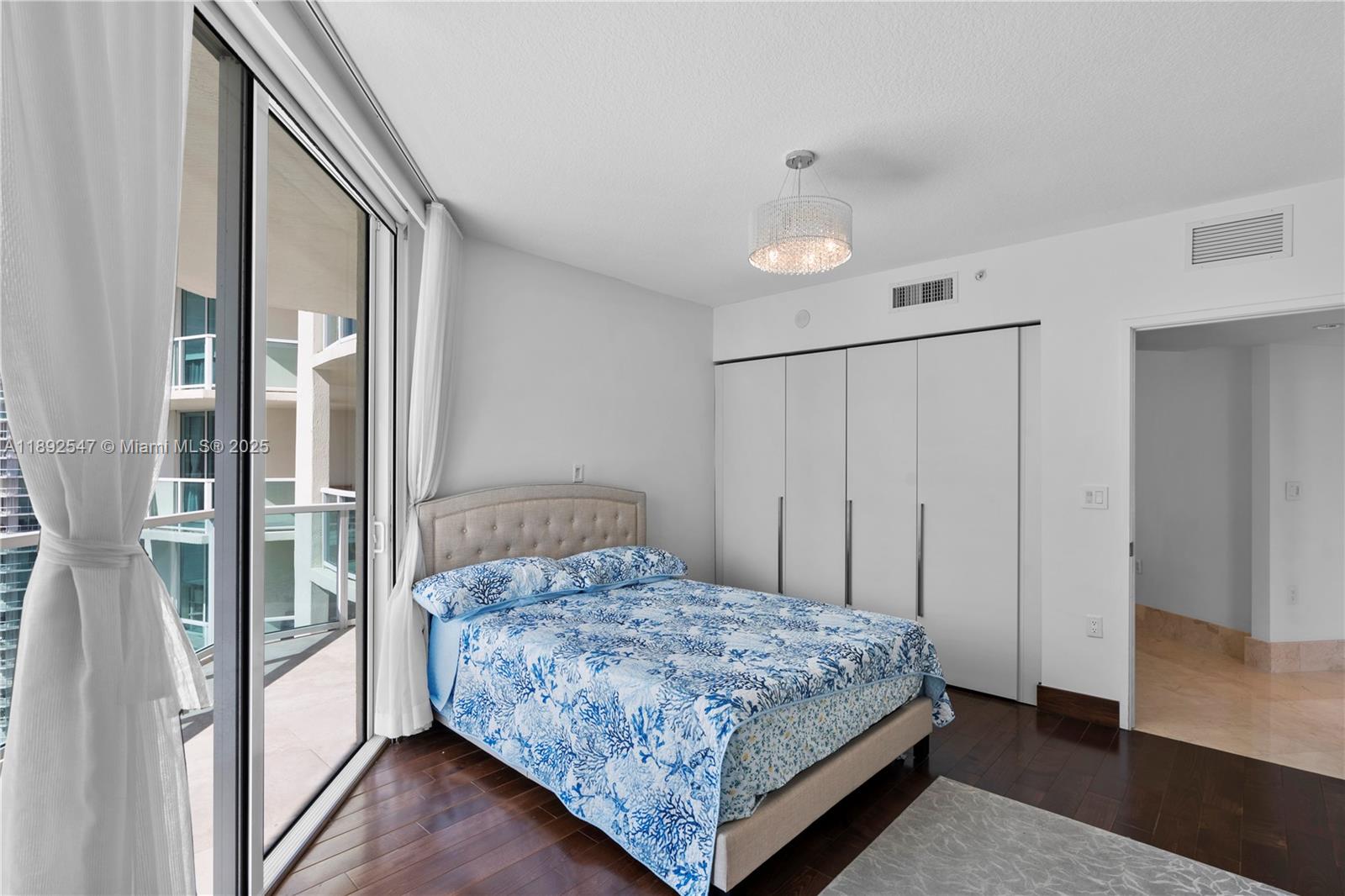 ST TROPEZ ON THE BAY II C - Residential Lease