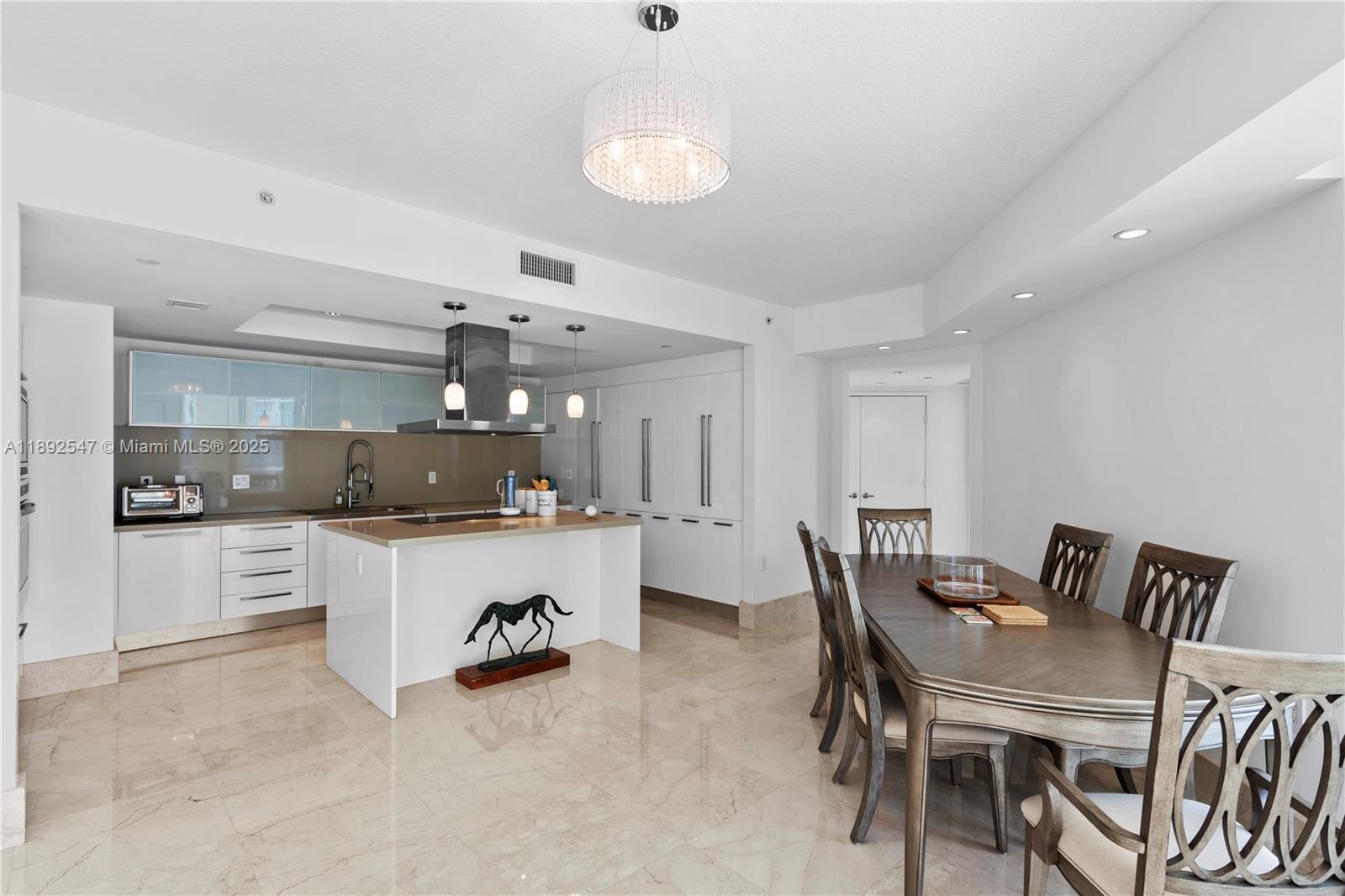 ST TROPEZ ON THE BAY II C - Residential Lease