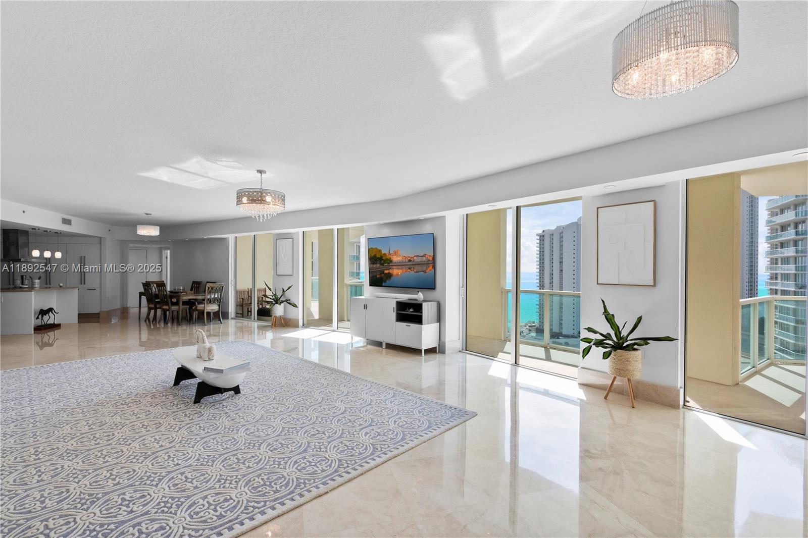 ST TROPEZ ON THE BAY II C - Residential Lease