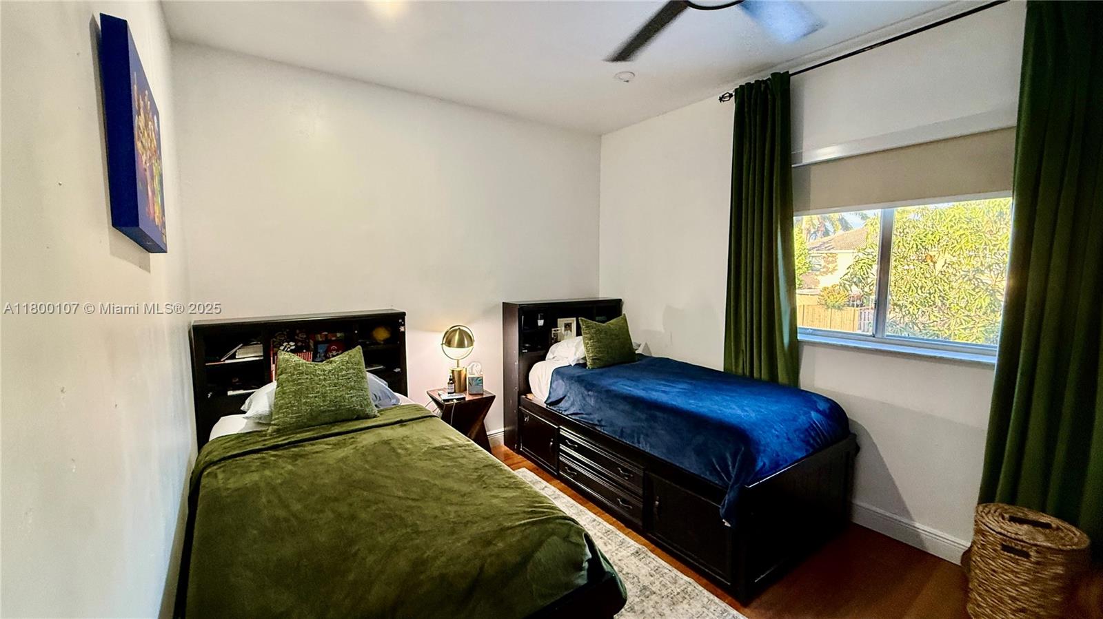 909 NE 41st Ter 909