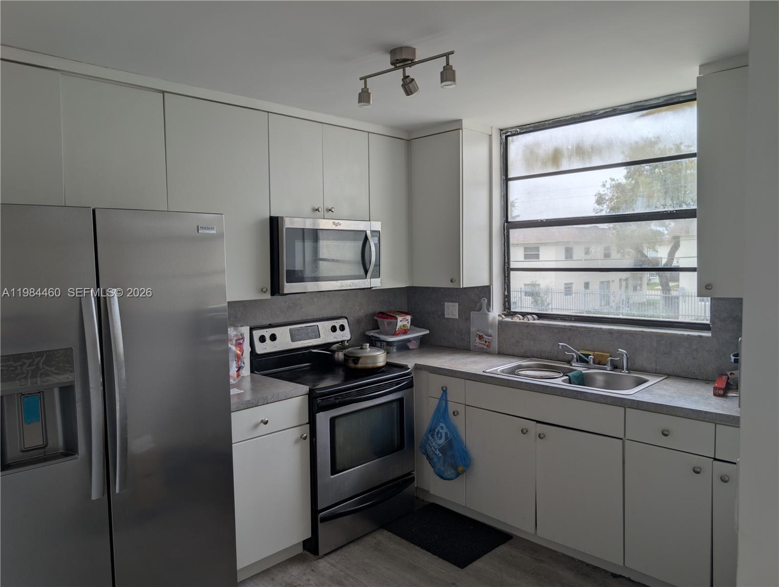 TREE GARDEN CONDO - Residential Lease