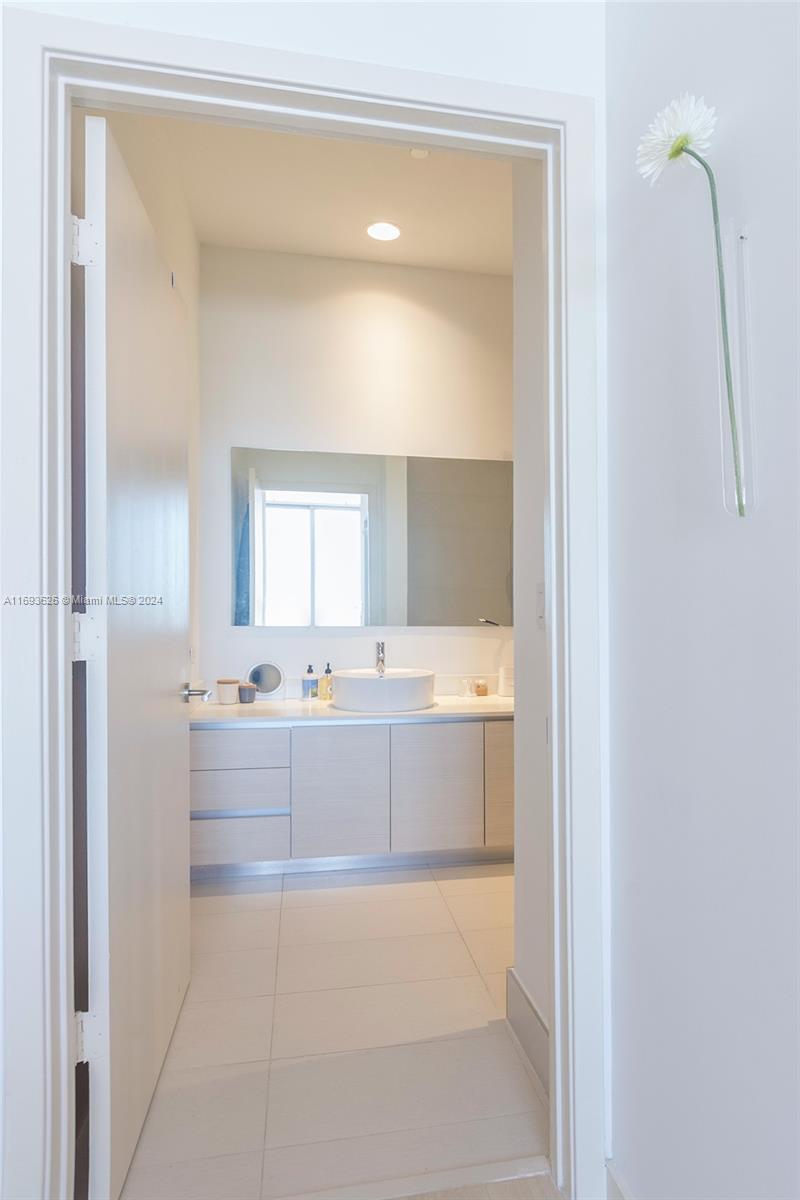 BEACHWALK CONDOMINIUM - Residential Lease