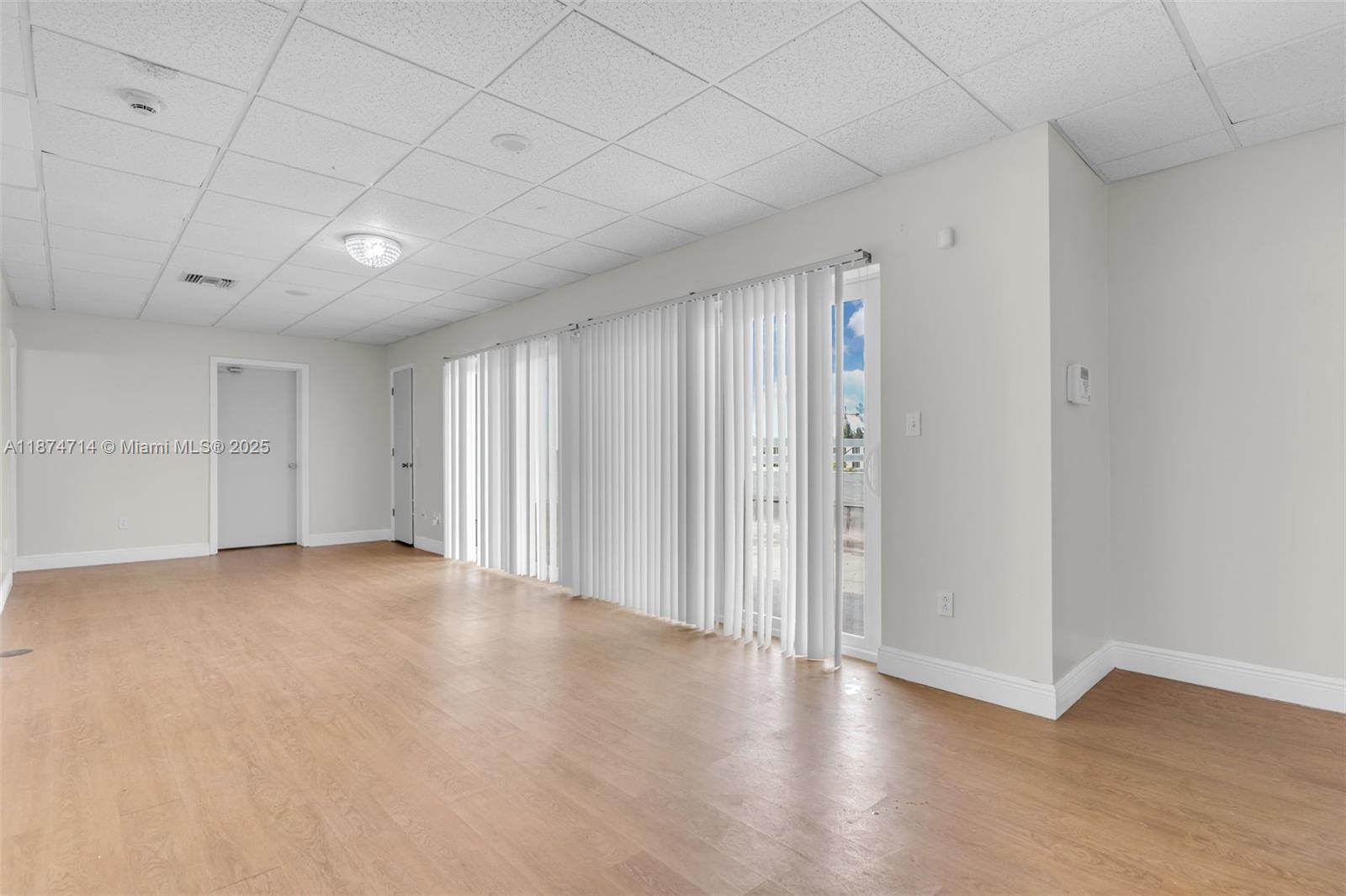 NARANJA LAKES CONDO NO 5 - Residential