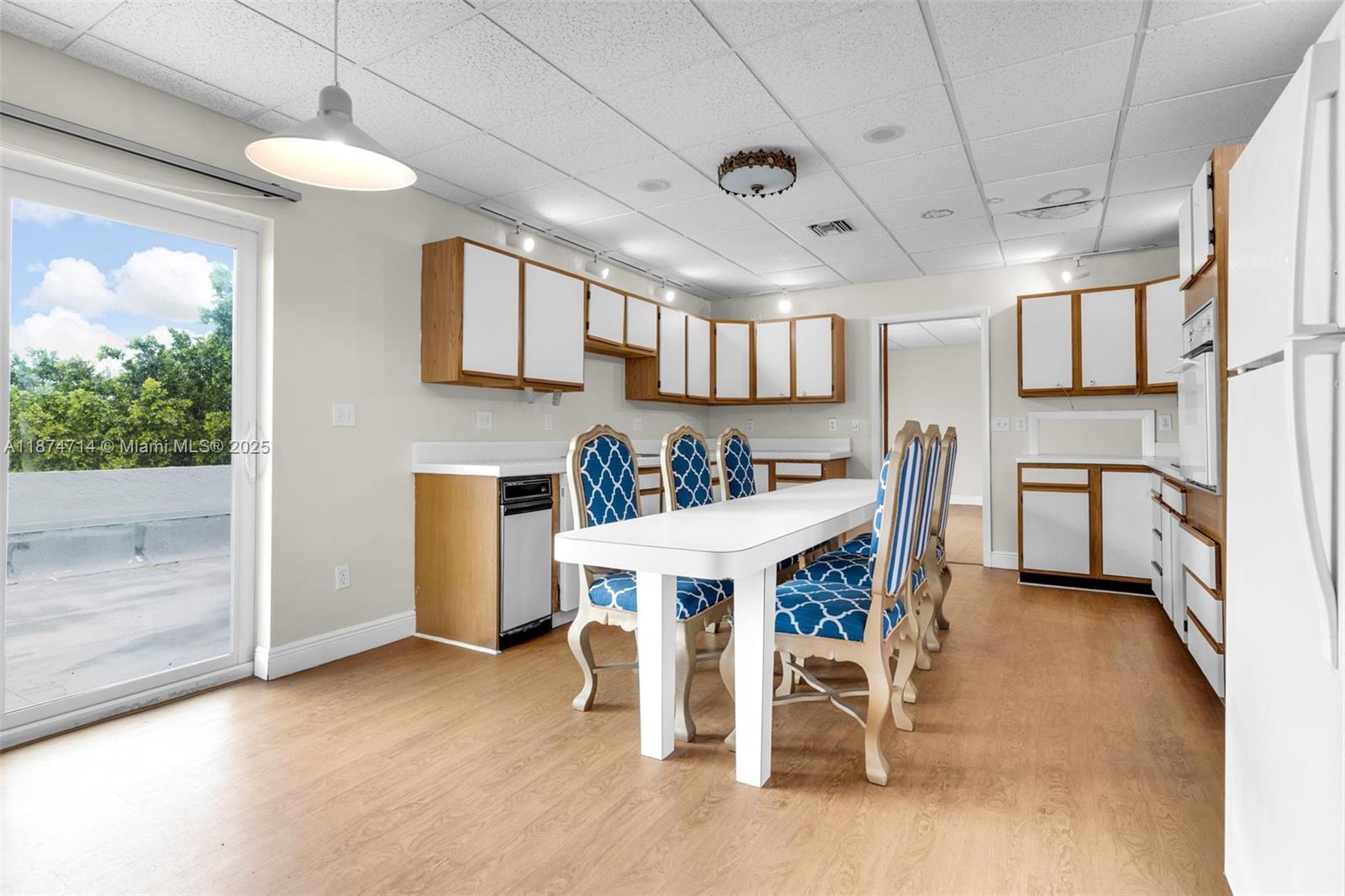 NARANJA LAKES CONDO NO 5 - Residential