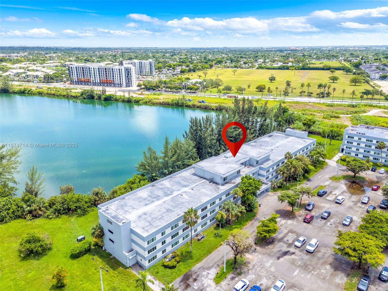 NARANJA LAKES CONDO NO 5 - Residential