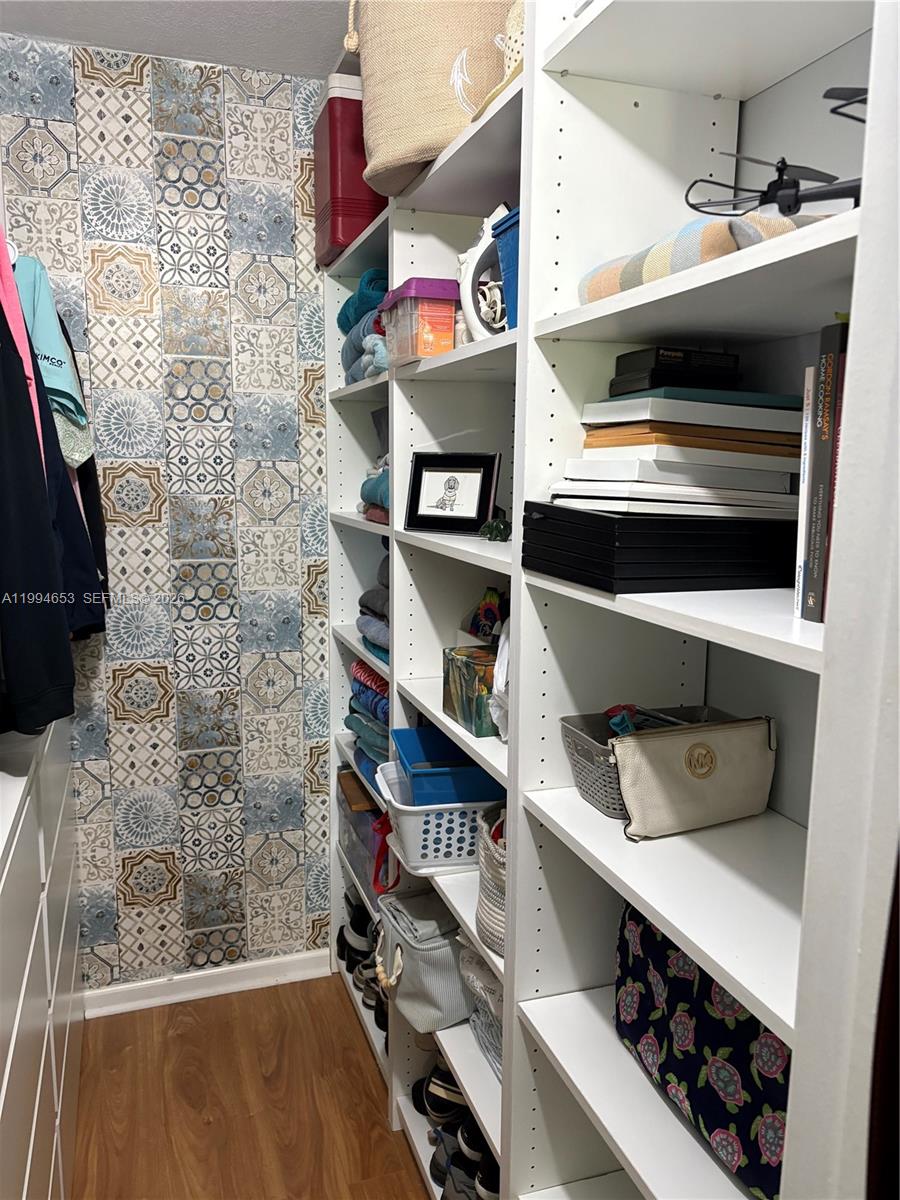 NATURA CONDO NO 2 - Residential