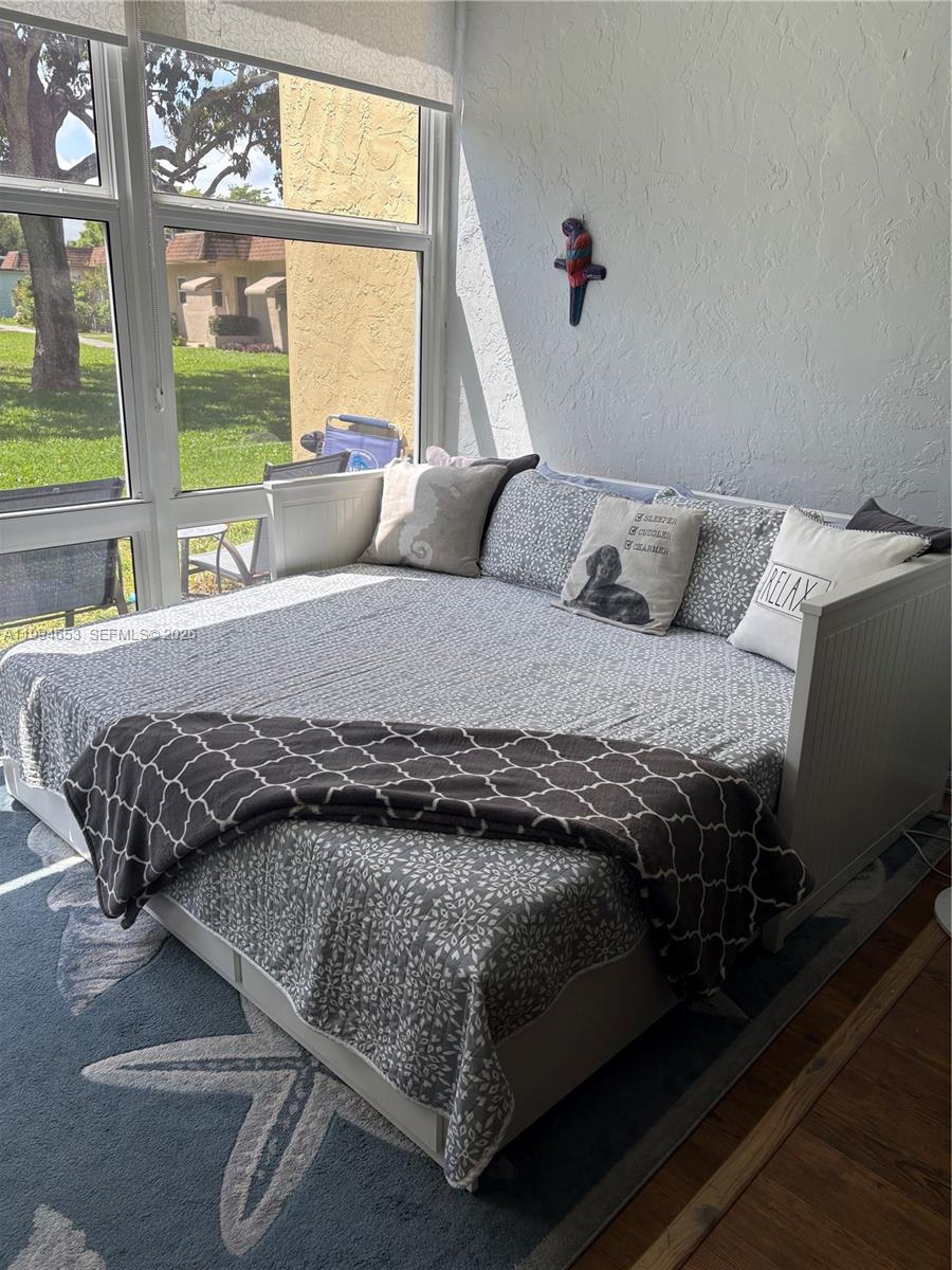 NATURA CONDO NO 2 - Residential