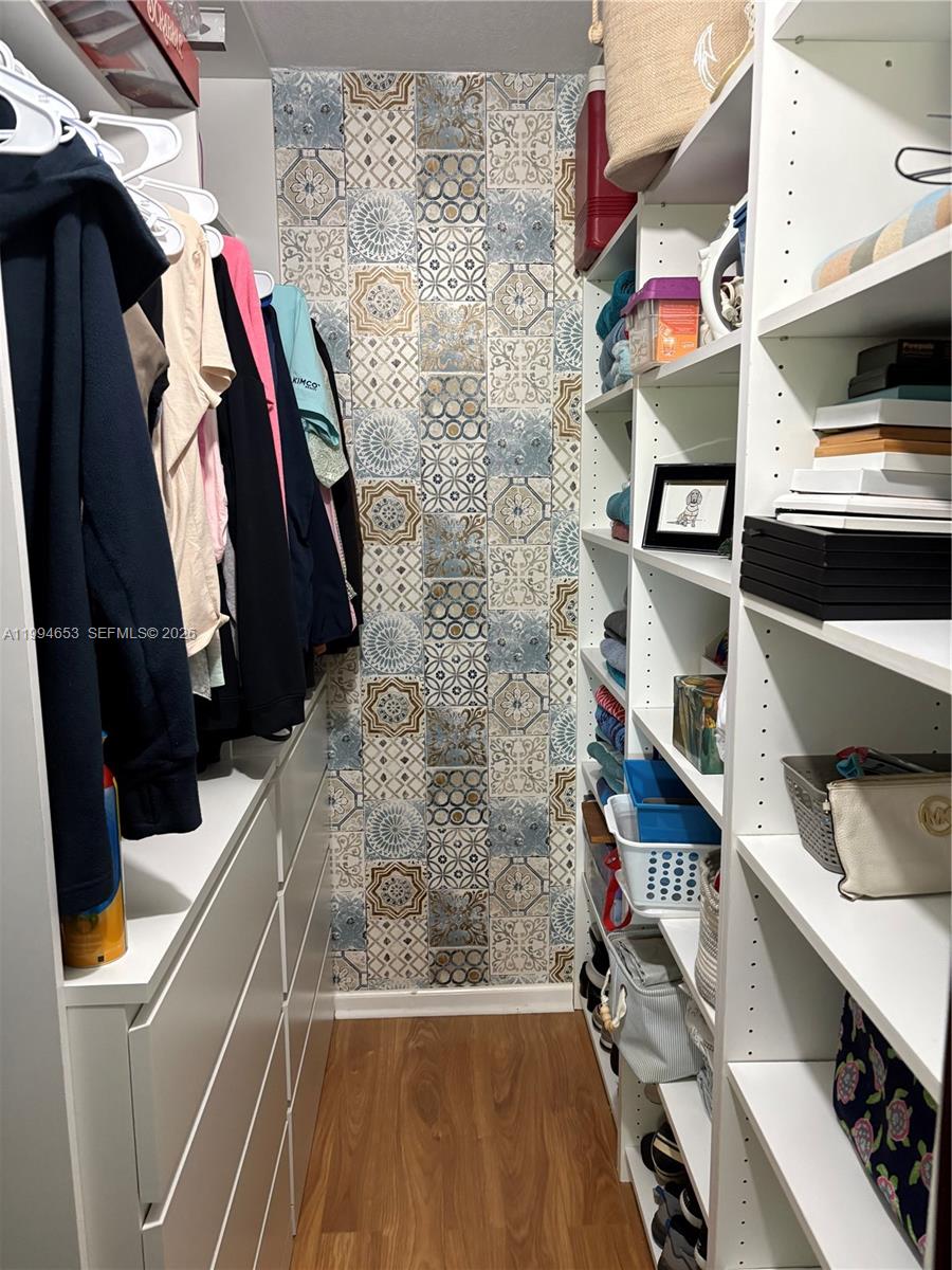 NATURA CONDO NO 2 - Residential